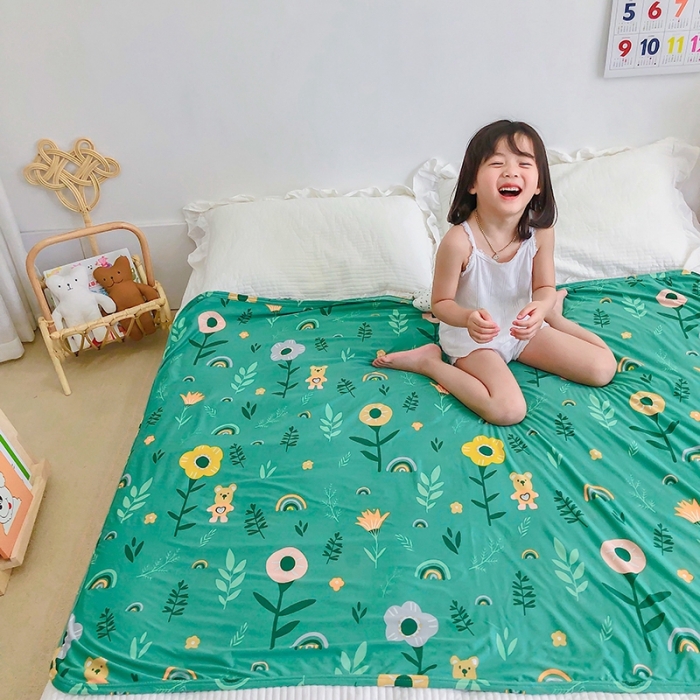 91家纺网 家纺一手货源 找家纺 星期八 2020新款ins卡通针织凉感毯 绿荫