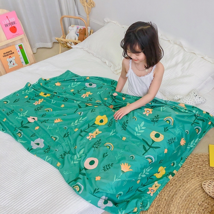 91家纺网 家纺一手货源 找家纺 星期八 2020新款ins卡通针织凉感毯 绿荫