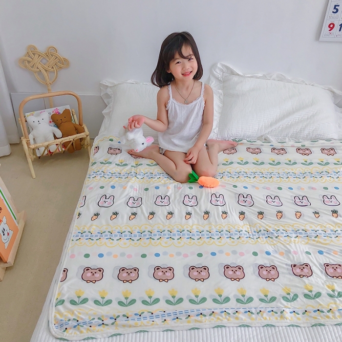 91家纺网 家纺一手货源 找家纺 星期八 2020新款ins卡通针织凉感毯 兔宝宝