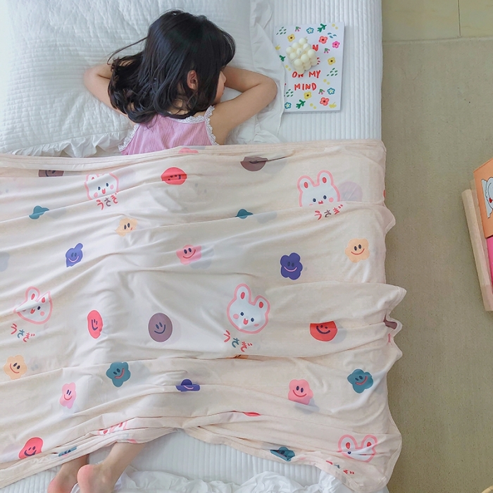 91家纺网 家纺一手货源 找家纺 星期八 2020新款ins卡通针织凉感毯 笑脸