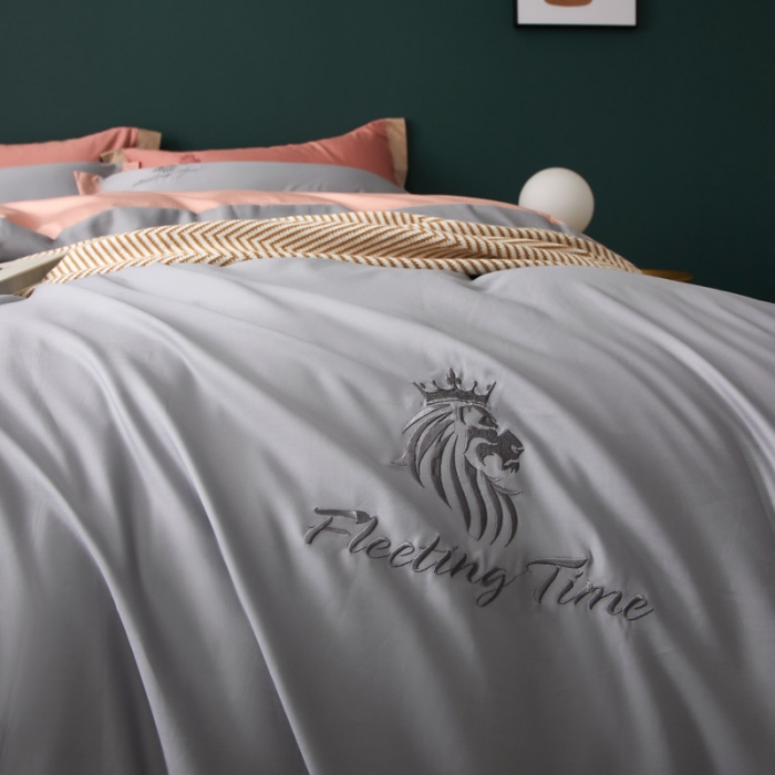 91家纺网 家纺一手货源 找家纺 优悦 2020新款40s长绒棉刺绣款全棉四件套 棚拍图-星辰银