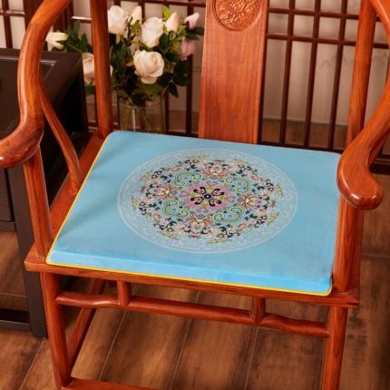 91家纺网 家纺一手货源 找家纺 北辰 绒布印花新中式坐垫红木沙发垫花团锦簇系列 花团锦簇-亮蓝