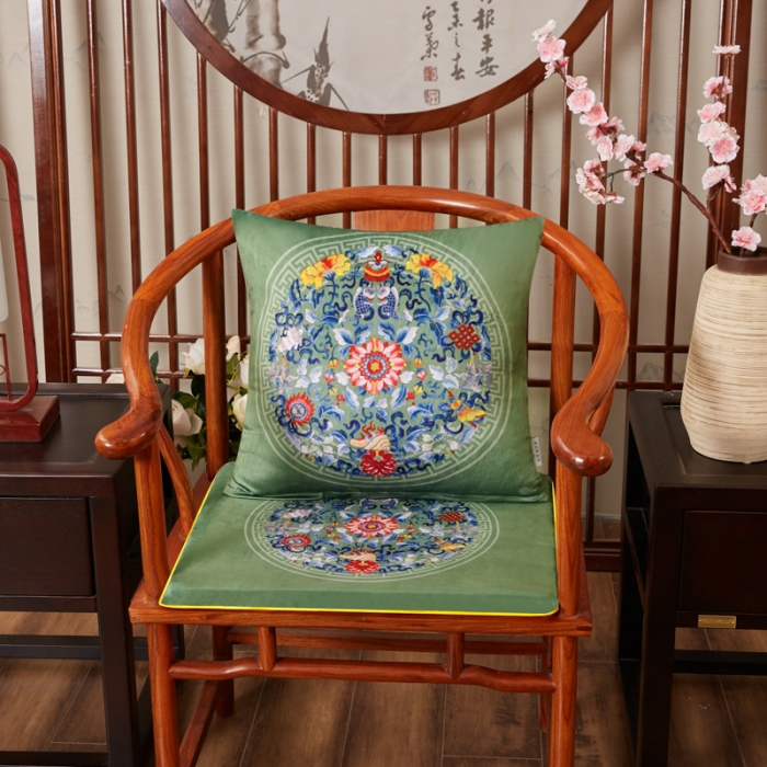 91家纺网 家纺一手货源 找家纺 北辰 2020新款绒面双面印花新中式抱枕 双鱼团花墨绿