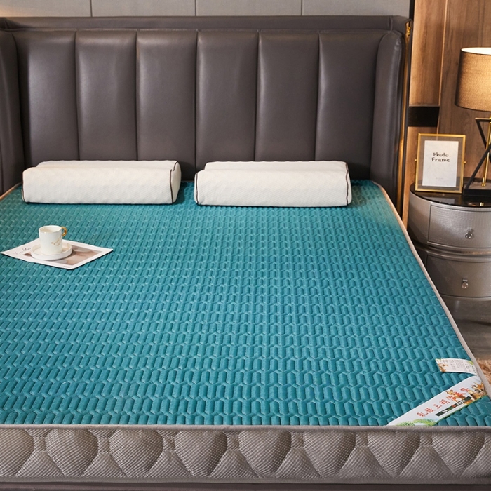 91家纺网 家纺一手货源 找家纺 欣罗兰垫业 2022新款床垫 墨绿