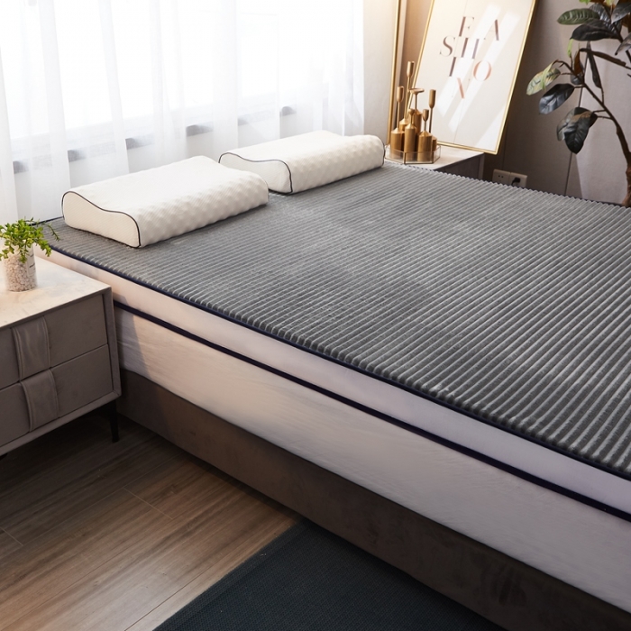 91家纺网 家纺一手货源 找家纺 欣罗兰垫业 2022新款床垫 魔法绒灰色