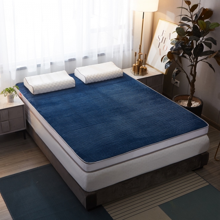 91家纺网 家纺一手货源 找家纺 欣罗兰垫业 2022新款床垫 魔法绒蓝色