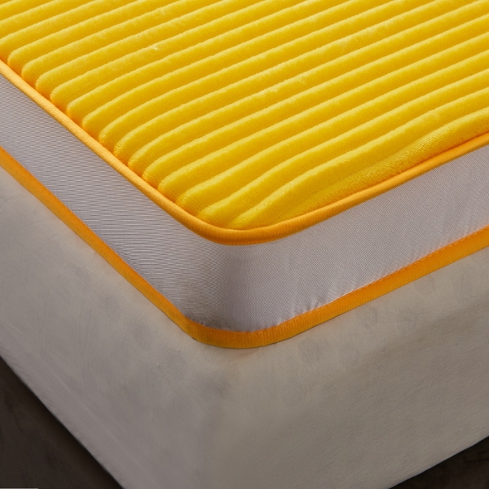 91家纺网 家纺一手货源 找家纺 欣罗兰垫业 2022新款床垫 魔法绒荧光黄