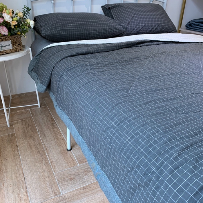 91家纺网 家纺一手货源 找家纺 久典家居 2020新款色织水洗棉夏被 深灰格（B版白格）