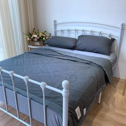 91家纺网 家纺一手货源 找家纺 久典家居 2020新款色织水洗棉夏被 深灰格（B版深灰）