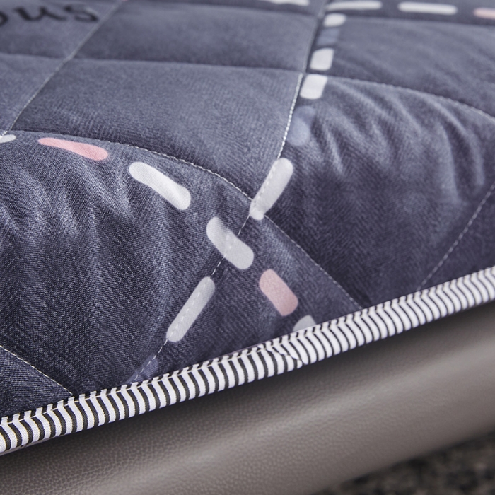 91家纺网 家纺一手货源 找家纺 欣罗兰 2022新款纯色单边磨毛床垫 简爱