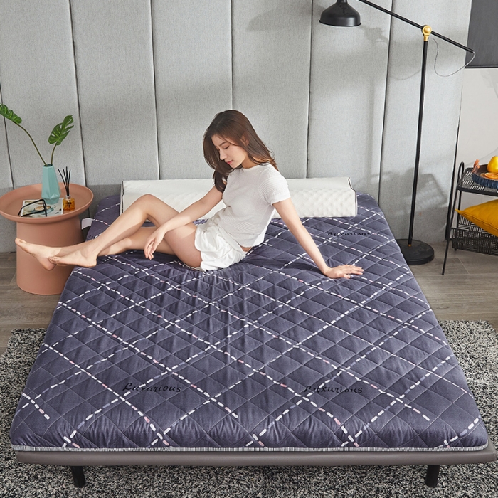 91家纺网 家纺一手货源 找家纺 欣罗兰 2022新款纯色单边磨毛床垫 简爱