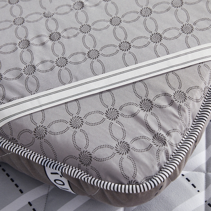 91家纺网 家纺一手货源 找家纺 欣罗兰 2022新款纯色单边磨毛床垫 简廷