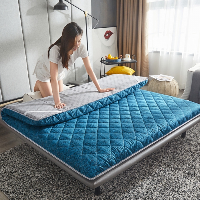 91家纺网 家纺一手货源 找家纺 欣罗兰 2022新款纯色单边磨毛床垫 迷雾 蓝