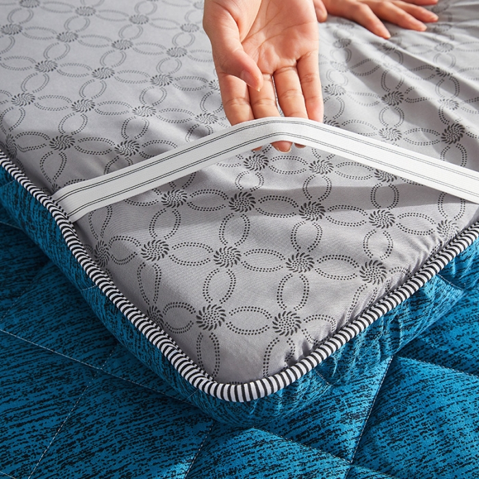 91家纺网 家纺一手货源 找家纺 欣罗兰 2022新款纯色单边磨毛床垫 迷雾 蓝