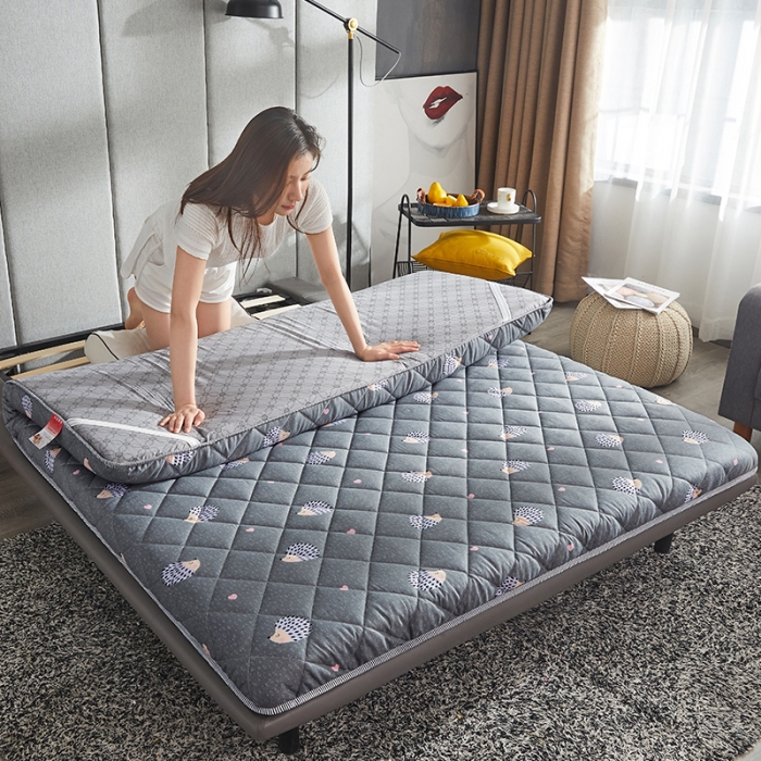 91家纺网 家纺一手货源 找家纺 欣罗兰 2022新款纯色单边磨毛床垫 小刺猬