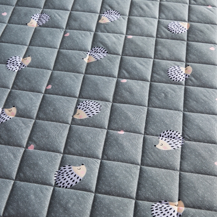 91家纺网 家纺一手货源 找家纺 欣罗兰 2022新款纯色单边磨毛床垫 小刺猬