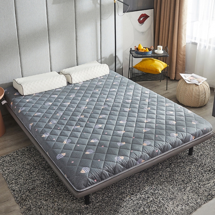 91家纺网 家纺一手货源 找家纺 欣罗兰 2022新款纯色单边磨毛床垫 小刺猬