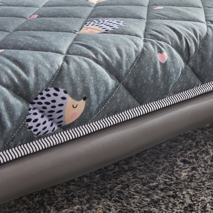 91家纺网 家纺一手货源 找家纺 欣罗兰 2022新款纯色单边磨毛床垫 小刺猬