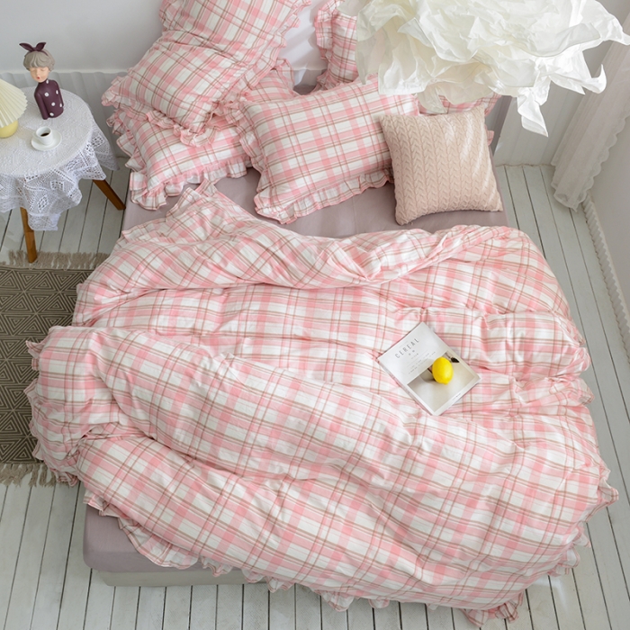 91家纺网 家纺一手货源 找家纺 久典家居 2020新款色织水洗棉四件套花边款水果格系列草莓格