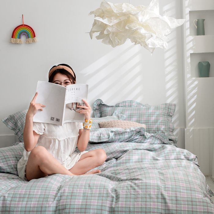 91家纺网 家纺一手货源 找家纺 久典家居 2020新款色织水洗棉四件套花边款水果格系列青柠格