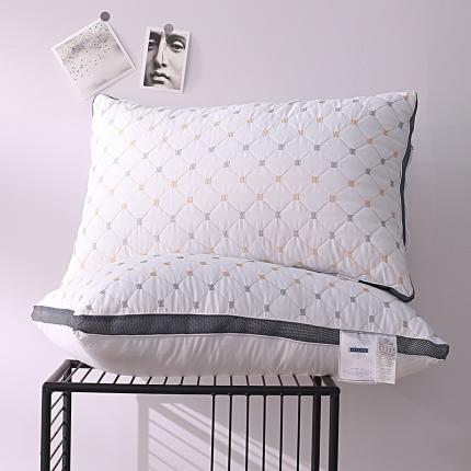 91家纺网 家纺一手货源 找家纺 她喜爱枕芯枕头 2020新款美式篮网小方格枕