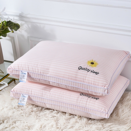 91家纺网 家纺一手货源 找家纺 兴丝露枕芯 整块棉水洗热熔枕 枕头