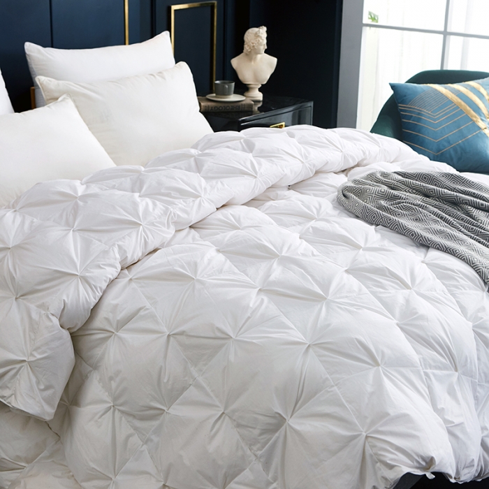 91家纺网 家纺一手货源 找家纺 俏企鹅 2025新款羽绒被 白色