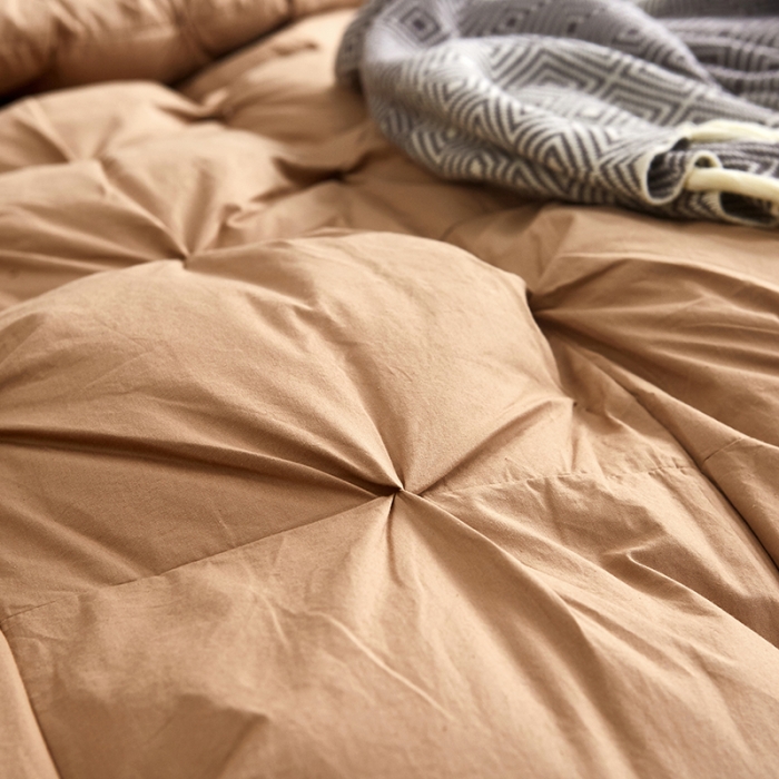 91家纺网 家纺一手货源 找家纺 俏企鹅 2025新款羽绒被 咖啡色