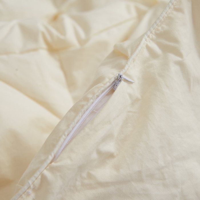 91家纺网 家纺一手货源 找家纺 俏企鹅 2025新款羽绒被 米黄色