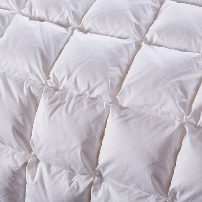 91家纺网 家纺一手货源 找家纺 （总）俏企鹅 2025新款柔赛丝水立方羽绒被