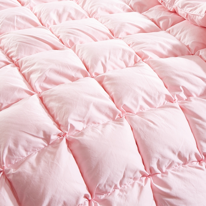 91家纺网 家纺一手货源 找家纺 俏企鹅 2025新款柔赛丝水立方羽绒被 粉色