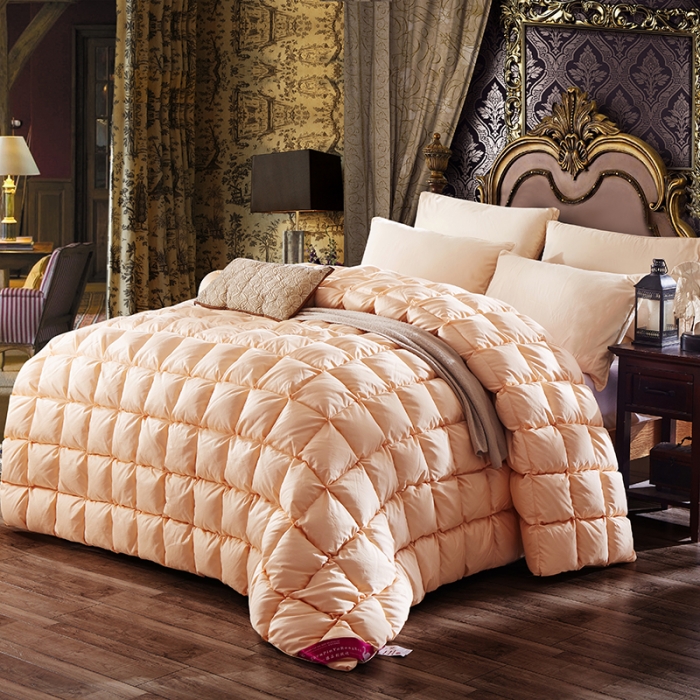 91家纺网 家纺一手货源 找家纺 俏企鹅 2025新款柔赛丝水立方羽绒被 土豪金