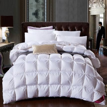 91家纺网 家纺一手货源 找家纺 俏企鹅 2025新款柔赛丝面包格羽绒被 白色