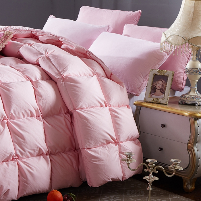 91家纺网 家纺一手货源 找家纺 （总）俏企鹅 2025新款柔赛丝面包格羽绒被