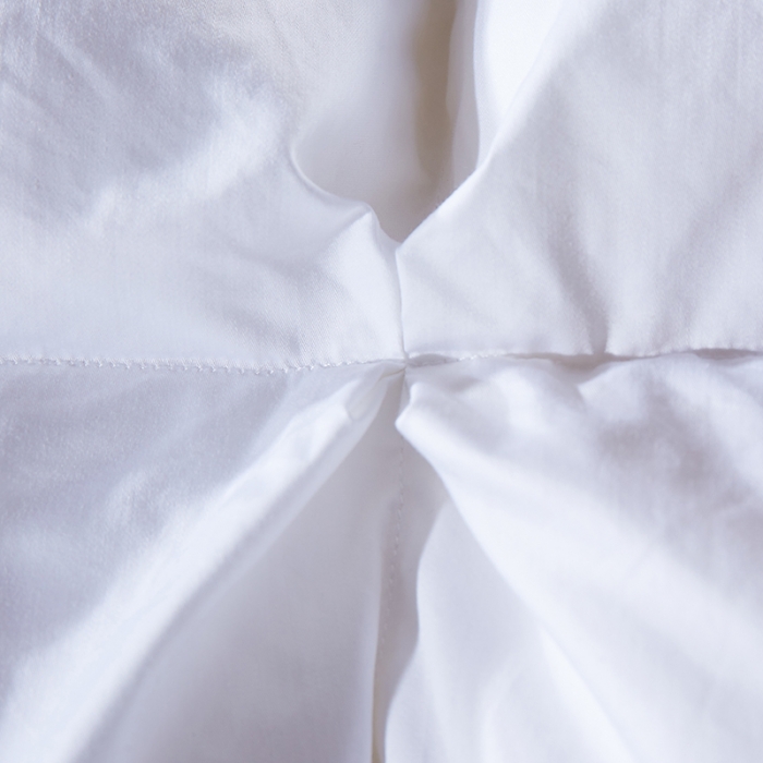 91家纺网 家纺一手货源 找家纺 俏企鹅 2025新款柔赛丝面包格羽绒被 白色