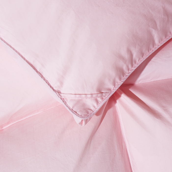 91家纺网 家纺一手货源 找家纺 俏企鹅 2025新款柔赛丝面包格羽绒被 粉色