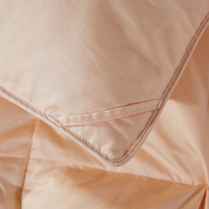 91家纺网 家纺一手货源 找家纺 （总）俏企鹅 2025新款柔赛丝米字格羽绒被