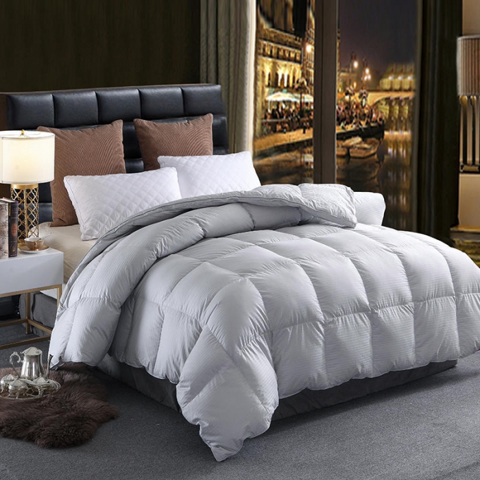 91家纺网 家纺一手货源 找家纺 俏企鹅 2025新款100支全棉缎条羽绒被 灰色
