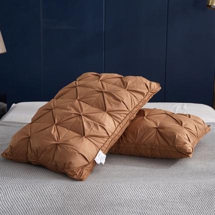 91家纺网 家纺一手货源 找家纺 （总）俏企鹅  2025新款全棉防羽布扭花枕头枕芯羽绒枕