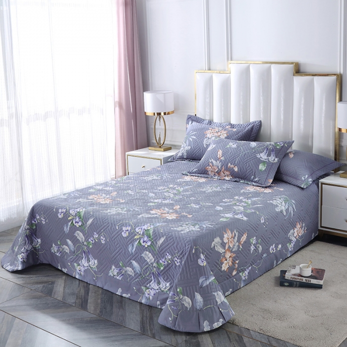 91家纺网 家纺一手货源 找家纺 OL 2021新款13372全棉夹棉活性印染单品床盖 花意阑珊