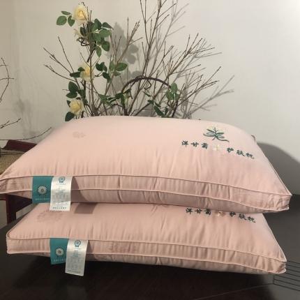 91家纺网 家纺一手货源 找家纺 剑桥枕业 2020全新枕芯系列洋甘菊面膜枕芯48*74/只 粉
