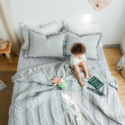 91家纺网 家纺一手货源 找家纺 出口韩国外贸款雪纺纱夏被三件套密道床盖空调被棚拍图韩国被灰色