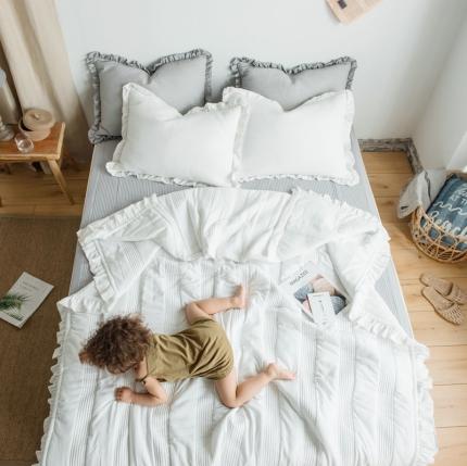 91家纺网 家纺一手货源 找家纺 出口韩国外贸款雪纺纱夏被三件套密道床盖空调被棚拍图韩国被白色