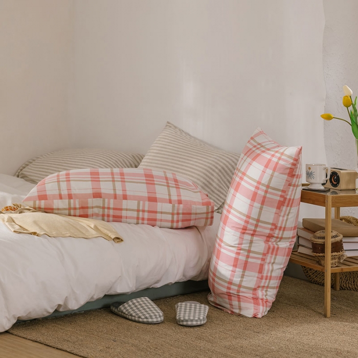 91家纺网 家纺一手货源 找家纺 艾沁 2020新款13372全棉枕套48*74cm 粉白格