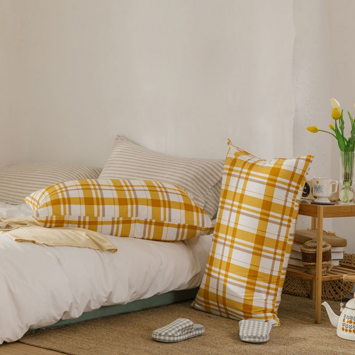 91家纺网 家纺一手货源 找家纺 艾沁 2020新款13372全棉枕套48*74cm 黄白条格