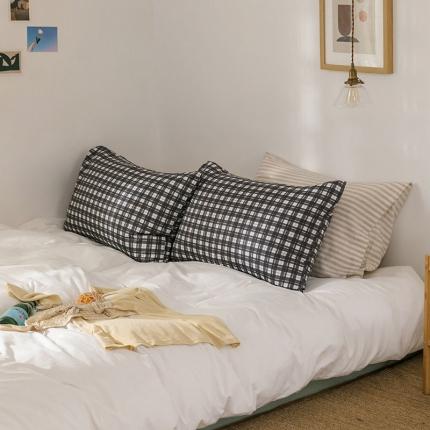 艾沁 2020新款13372全棉枕套48*74cm 黑条格