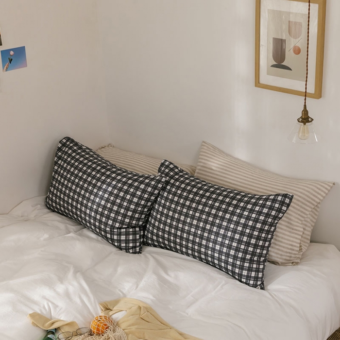 91家纺网 家纺一手货源 找家纺 艾沁 2020新款13372全棉枕套48*74cm 黑条格