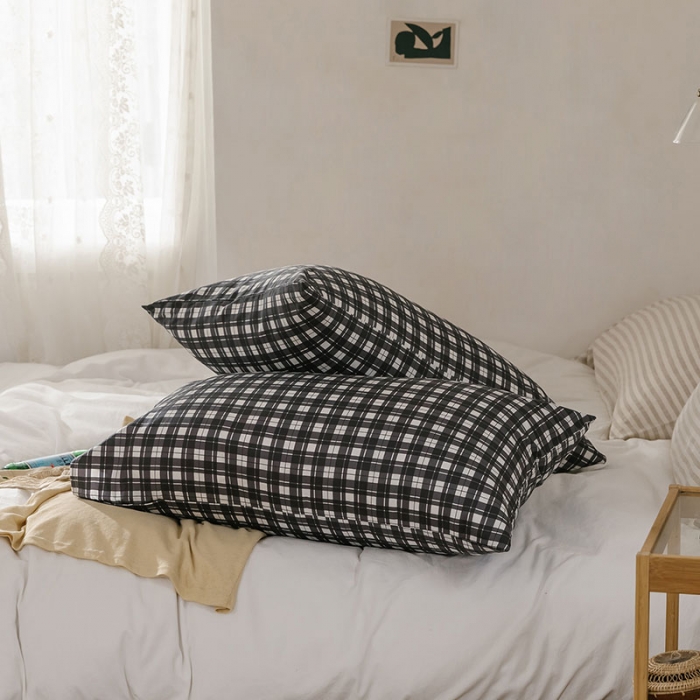 91家纺网 家纺一手货源 找家纺 艾沁 2020新款13372全棉枕套48*74cm 黑条格