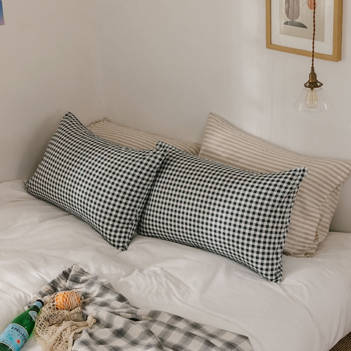 91家纺网 家纺一手货源 找家纺 艾沁 2020新款13372全棉枕套48*74cm 小黑格