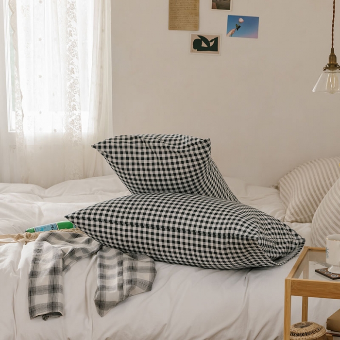 91家纺网 家纺一手货源 找家纺 艾沁 2020新款13372全棉枕套48*74cm 小黑格